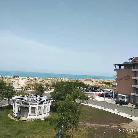 Stoyanovi بريمورسكو